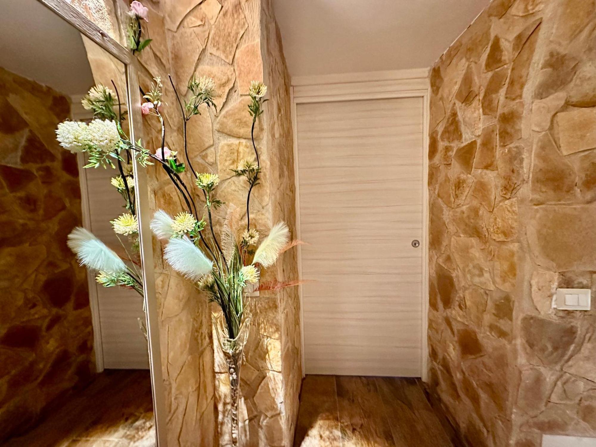 Hotel Window In The Stone Naples Extérieur photo